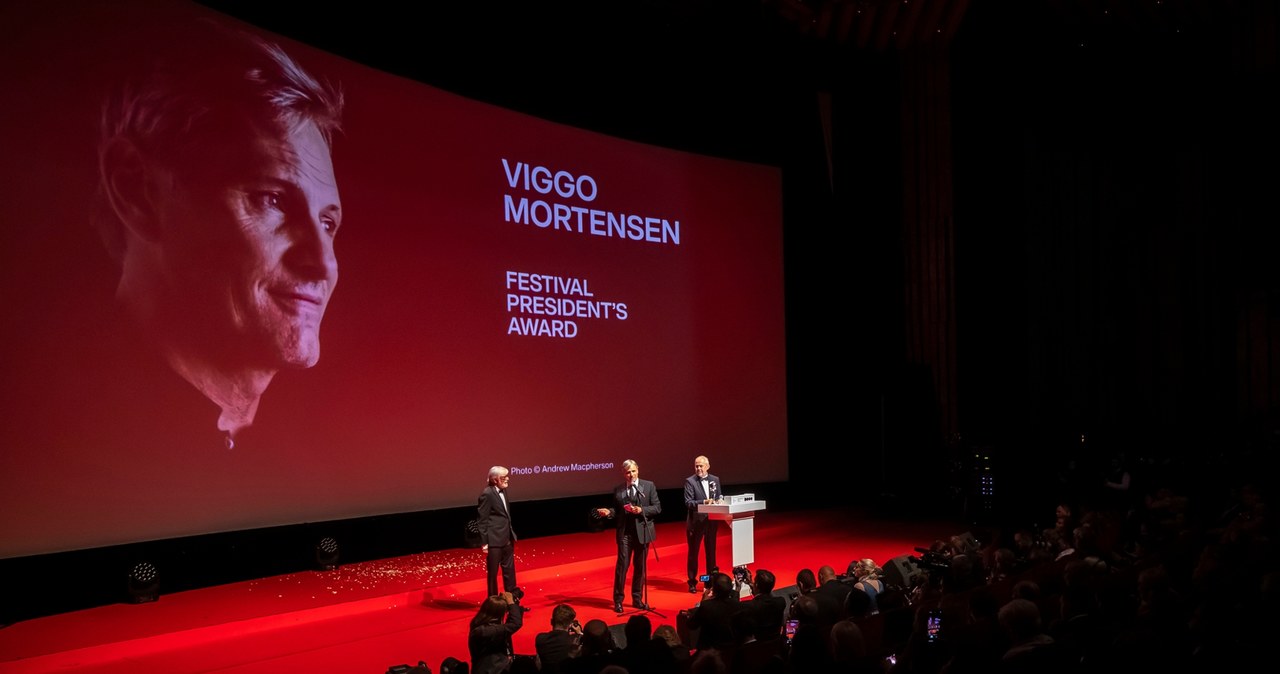 Viggo Mortensen został uhonorowany w Karlowych Warach 2024 /Gabriel Kuchta /Getty Images