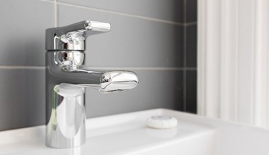 Використовуйте це для кранів - навіть старі вони сяятимуть, ніби щойно з магазину. Без нальоту та розводів