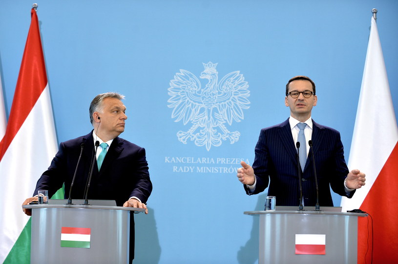 Viktor Orban i Mateusz Morawiecki / 	Marcin Obara  /PAP