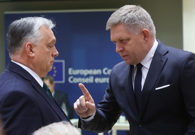 Viktor Orban i Robert Fico /OLIVIER HOSLET /PAP/EPA