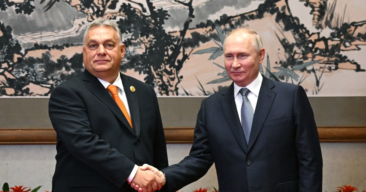 Viktor Orban i Władimir Putin /GRIGORY SYSOYEV / POOL /AFP