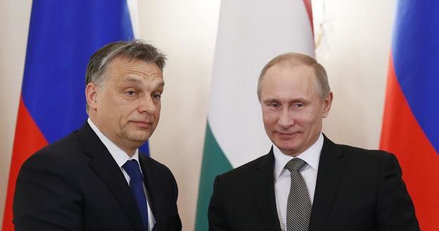 Viktor Orban (L) i Władimir Putin /AFP