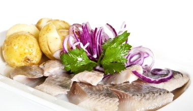 Вимочіть у цьому оселедець. Буде дуже смачним