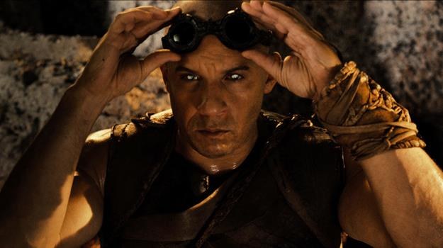 Vin Diesel w scenie z filmu "Riddick" /materiały dystrybutora