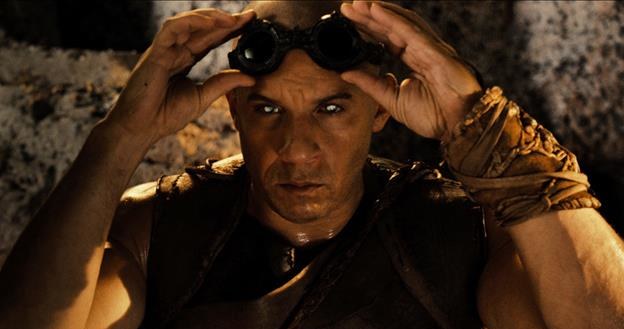 Vin Diesel w scenie z filmu "Riddick" /materiały dystrybutora