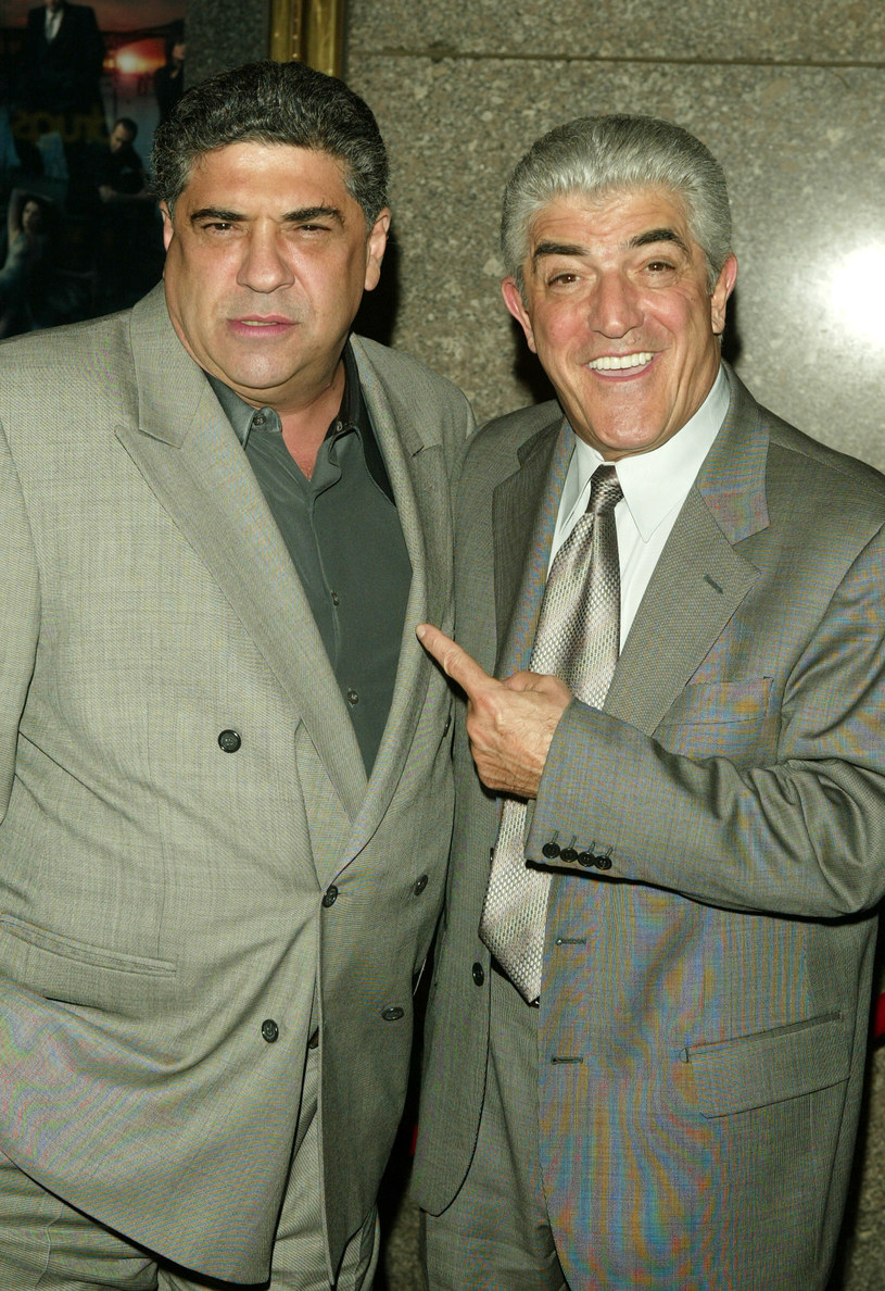 Vincent Pastore i Frank Vincent na premierze piątego sezonu serialu "Rodzina Soprano" (2004) /Peter Kramer /Getty Images