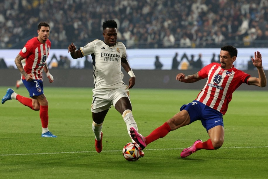 Vinicius Junior (Real) i Stefan Savic (Atletico) /GIUSEPPE CACACE/AFP /East News