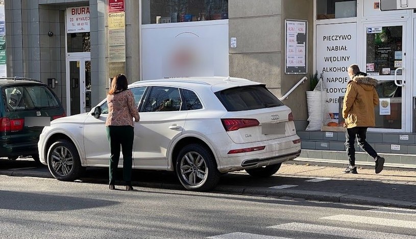 Violetta Porowska wsiada do swojego Audi Q5 /internauta /Informacja prasowa