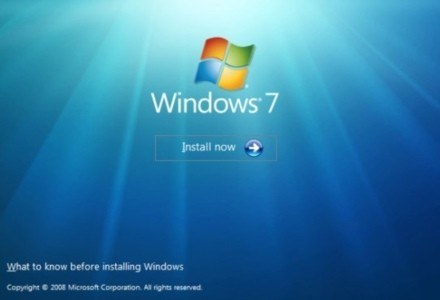 Vista bardzo zepsuła opinię Microsoftowi i Windows 7 z trudem zdobywa zaufanie klientów /materiały prasowe