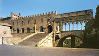 Viterbo, pałac papieski, 1266-67 /Encyklopedia Internautica