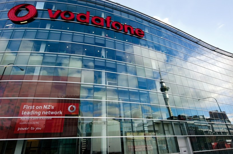 Vodafone ogłasza zwolnienia grupowe /123RF/PICSEL