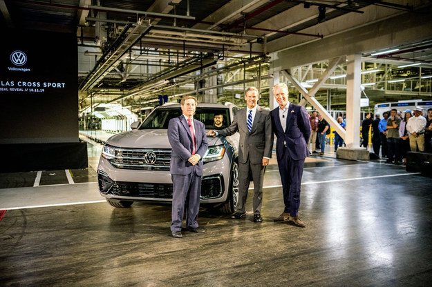 Volkswagen Atlas Cross Sport kolejny "SUV coupe