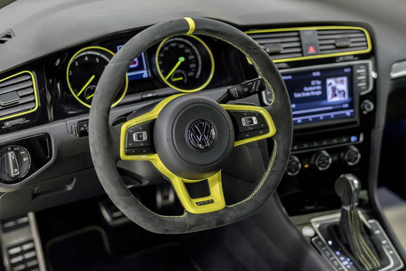 Volkswagen Golf GTI Dark Shine /Volkswagen