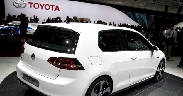 Volkswagen golf GTI w Paryżu /INTERIA.PL