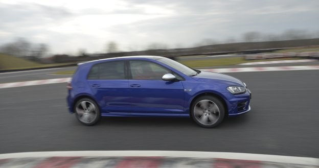 Volkswagen Golf R DSG /Motor