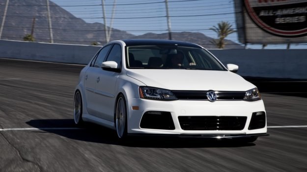 432-konna Jetta na targach SEMA Volkswagen Jetta po tuningu FMS Automotive. /Volkswagen