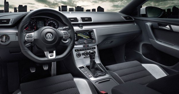 Volkswagen Passat R-Line /Volkswagen