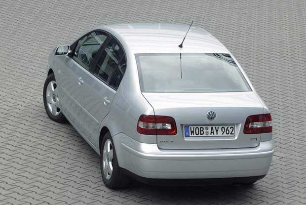 Volkswagen polo saloon / kliknij /INTERIA.PL