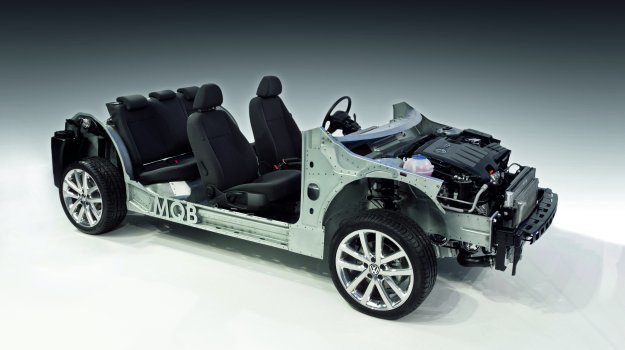 Volkswagen przygotował architekturę o nazwie MQB, którą można dopasować do wielu różnych modeli, zmieniając rozstaw osi i zwisy nadwozia, ale wykorzystując m.in. te same silniki czy układy klimatyzacji. /Volkswagen