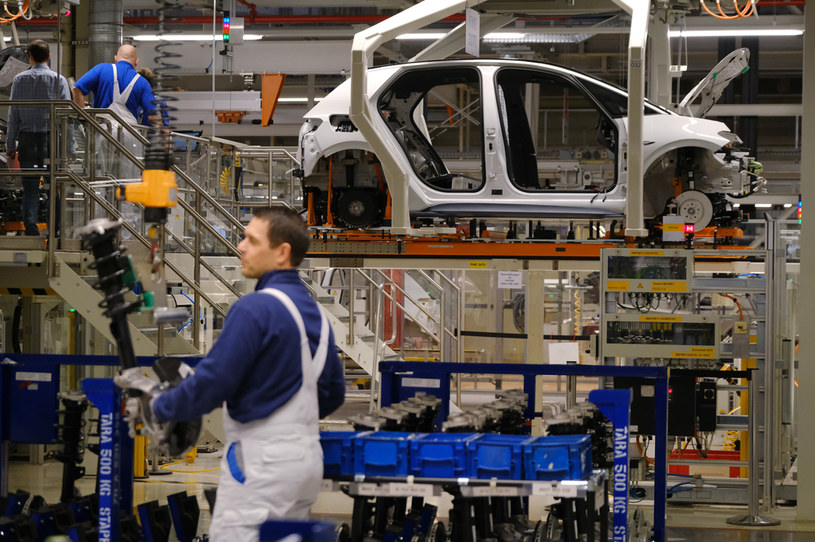 Volkswagen stopniowo wygasi produkcję /Getty Images