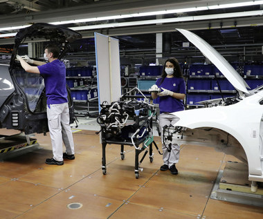Volkswagen stopniowo wznawia produkcję