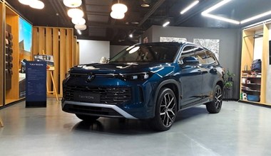 Volkswagen Tayron to SUV „na bogatości”. 7 miejsc, diesel i 850 l bagażnika