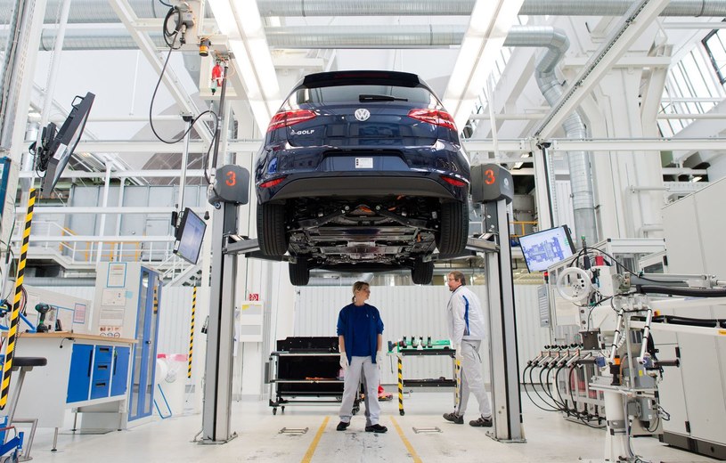 Volkswagen w Japonii diesli jeszcze nie sprzedawał. Ale i tak przeprosił /AFP
