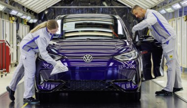 Volkswagen w szachu. Niemcy muszą zwalniać i zamykać fabryki 
