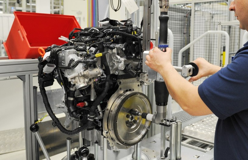Volkswagen zaniżał wyniki emisji spalin silników Diesla /AFP
