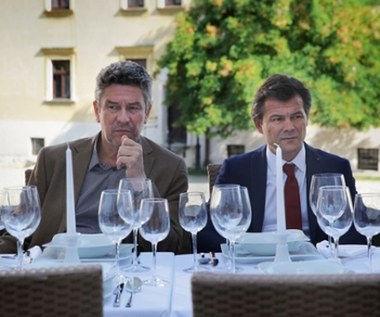 Volta nie może przepuścić wartej miliony okazji. Wspólnie z „cwaniakowatym” ochroniarzem Dychą postanawia zagrać vabank i jest gotowy na wszystko, aby wejść w posiadanie niezwykłej rzeczy.