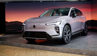 Volvo EX60 rzuca wyzwanie XC60. Elektryk z zasięgiem 810 km zamiast hybrydy