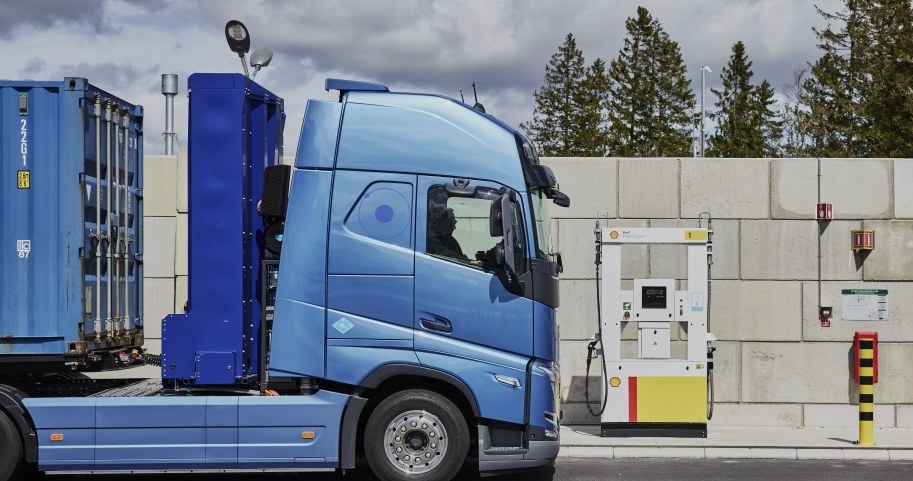 Volvo Trucks deklaruje, że ciężarówki wyposażone w ogniwa paliwowe zasilane wodorem będą miały zasięg do 1000 kilometrów. /materiały prasowe