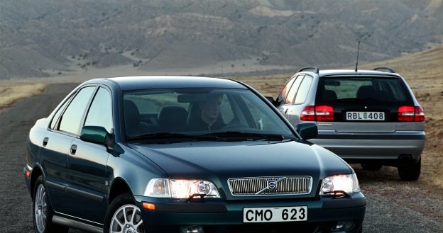 Volvo V40 zadebiutowało w grudniu 1995 roku. Sedana zaprezentowano kilka miesięcy wcześniej /Informacja prasowa