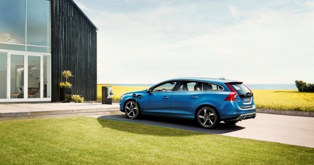 Volvo V60 Plug-in Hybrid z pakietem R-Design /Volvo