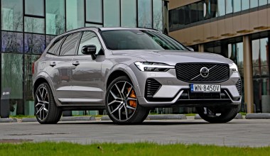 Volvo XC60 Polestar ma 445 KM i pali 7,5 l/100 km. Zmieniłbym w nim tylko jedno