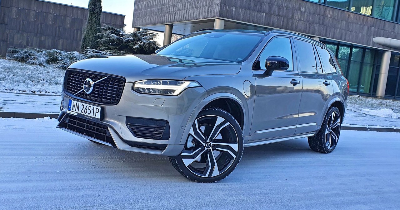 Volvo XC90 to SUV klasy premium o bardzo eleganckiej stylizacji – w menu są jednak tylko 4-cylindrowe silniki 2.0. /Michał Domański /INTERIA.PL