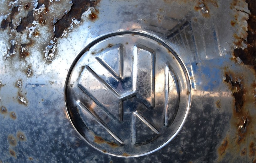 VW ma duży problem wizerunkowo-finansowy /AFP
