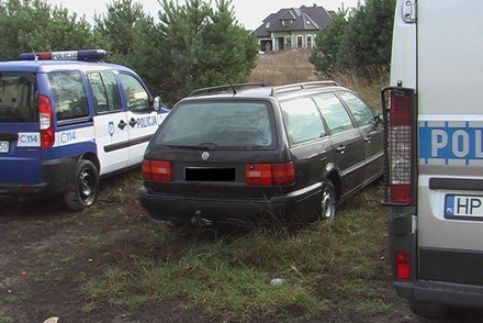 VW passat zabezpieczony przez policję /Policja