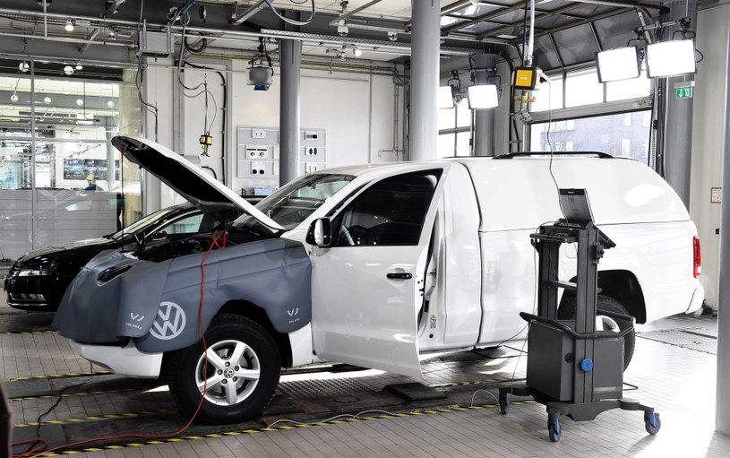 VW rozpoczął już akcję wymiany oprogramowania. Tylko jakie to to ma znacznie w polskich warunkach? /AFP
