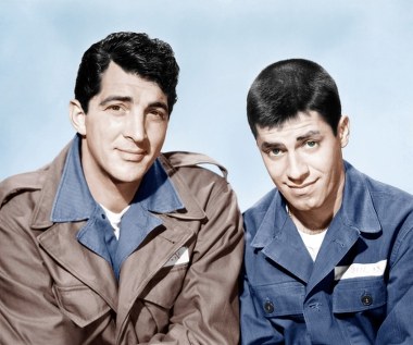 W 1946 r. poznał znanego aktora i piosenkarza Deana Martina, z którym jako duet pantomimiczno-wokalny występował w niezliczonych lokalach Atlantic City. Poprzez występy w telewizji trafili w 1949 r. do Hollywood. Ich debiutem ekranowym była komedia "My Friend Irma" (1949).

Ogółem Lewis i Martin zagrali wspólnie w 17 filmach - ich duet rozpadł się w 1956 roku. Lewis rozpoczął wówczas solową karierę, początkowo jako piosenkarz. Jego album "Jerry Lewis Just Sings" znalazł się na trzecim miejscu na listach Billboard i pozostawał na szczycie przez cztery miesiące. Łącznie sprzedano go w liczbie aż półtora miliona egzemplarzy.