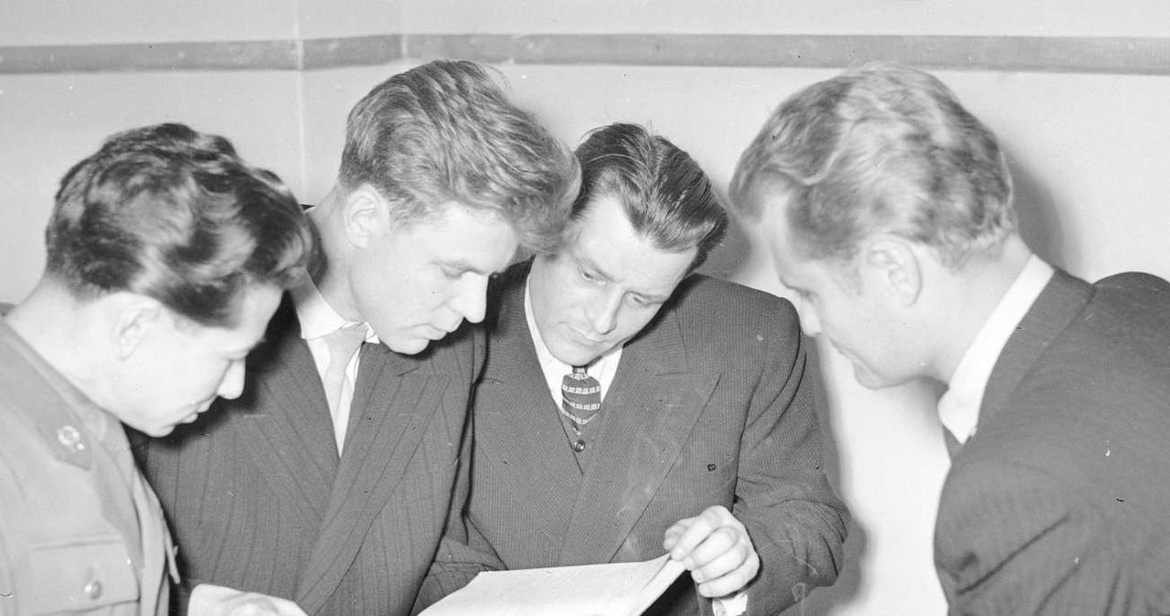 W 1967 roku maturzyści analizowali wpływ Wielkiej Rewolucji Październikowej na polskich pisarzy. /Z archiwum Narodowego Archiwum Cyfrowego