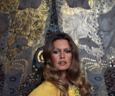 W 1973 roku Bardot porzuciła karierę aktorki i poświęciła się całkowicie "pionierskiej walce" o prawa zwierząt. "Moja pierwsza część życia była zaledwie brudnopisem mego istnienia, podczas gdy druga przyniosła odpowiedzi na pytania, które wcześniej sobie zadawałam".