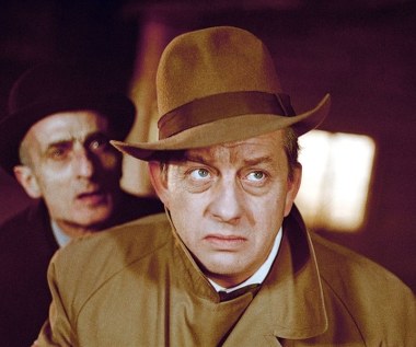 W 1973 roku zagrał jedną z głównych rol w filmie "Zazdrość i medycyna" Janusza Majewskiego.

Dmochowski wcielił się w postać przemysłowca Widmara, który podejrzewa swoją młodą żonę Rebekę (Ewa Krzyżewska), że zdradza go z doktorem Tamtenem (Andrzej Łapicki). Nieprzytomnie zakochany w Rebece, targany zazdrością stara się na wszelkie sposoby sprawdzić, czy jego podejrzenia są prawdziwe.