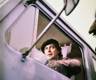 W 1977 roku wystąpił w filmie Sylwestra Szyszki "Milioner", za rolę otrzymał nagrodę na Festiwalu Polskich Filmów Fabularnych w Gdańsku.

"Obserwowałem tego aktora od dawna" - powiedział przy tej okazji reżyser. - "Rok wcześniej zagrał w moim filmie 'Mgła' epizod - pracownika bezpieki. I zobaczyłem, że to już inny człowiek. Wiedziałem, że w środku drzemie w nim wielki aktor, że można przełamać ramy, w które wepchnęło go życie."