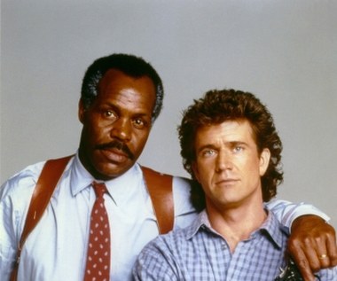 W 1987 roku Glover wcielił się w postać sierżanta Rogera Murtaugha w filmie "Zabójcza broń", tworząc niezapomniany duet z Melem Gibsonem. Para powracała na ekrany kin jeszcze trzykrotnie - po raz ostatni w 1998 roku.