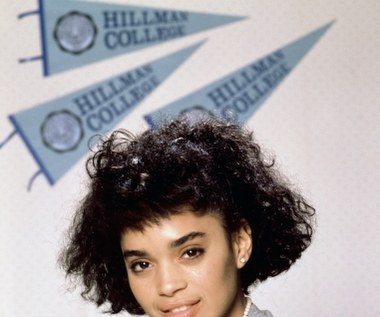 W 1987 roku na krótko opuściła "Bill Cosby Show", by wystąpić w spin-offie "Inny świat", w którym przedstawiona została historia uczelnianego epizodu jej serialowej bohaterki - Denise Huxtable.