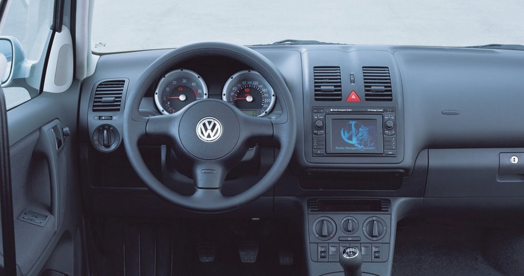 W 1999 roku Polo otrzymało nową deskę rozdzielczą. /Volkswagen