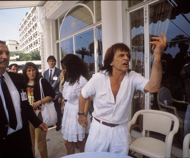 W 1999 roku reżyser nakręcił o Kinskim film dokumentalny zatytułowany „Mój ukochany wróg”. Kinski, pałający chorobliwą nienawiścią do reżyserów i wszelkiej maści ludzi kina, nie rozróżniał między kinem dobrym a złym. Wszystkie filmy, w których wystąpił oceniał źle, a wszystkich reżyserów miał za idiotów. Z wyjątkiem Wernera Herzoga - jego nienawidził najbardziej ze wszystkich.