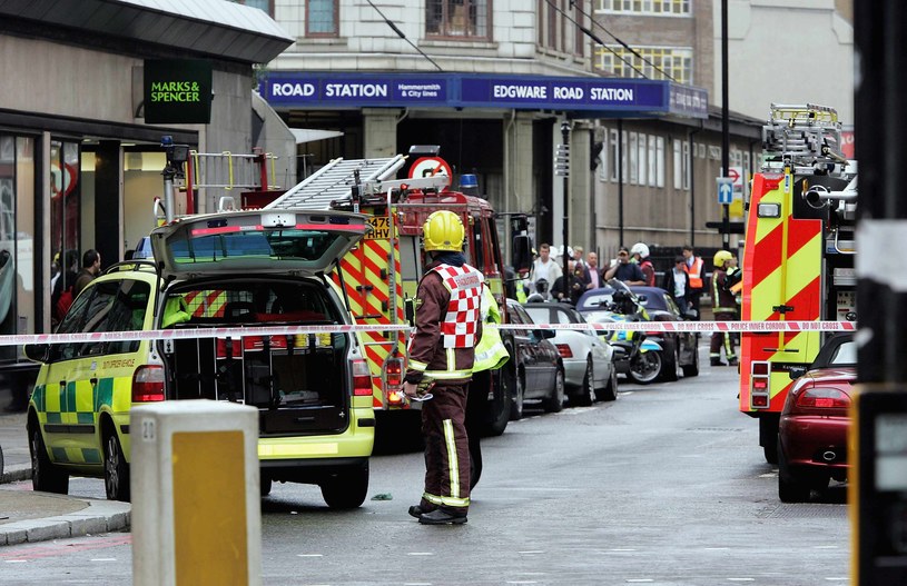 W 2005 roku 56 osób zginęło po serii eksplozji w londyńskim metrze /Getty Images/Flash Press Media