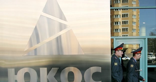 W 2007 r. po ataku służ fiskalnych i prokuratury firma Jukos zbankrutowała /AFP